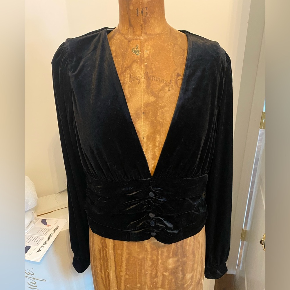 Women’s Express Velvet Top Size L NWT